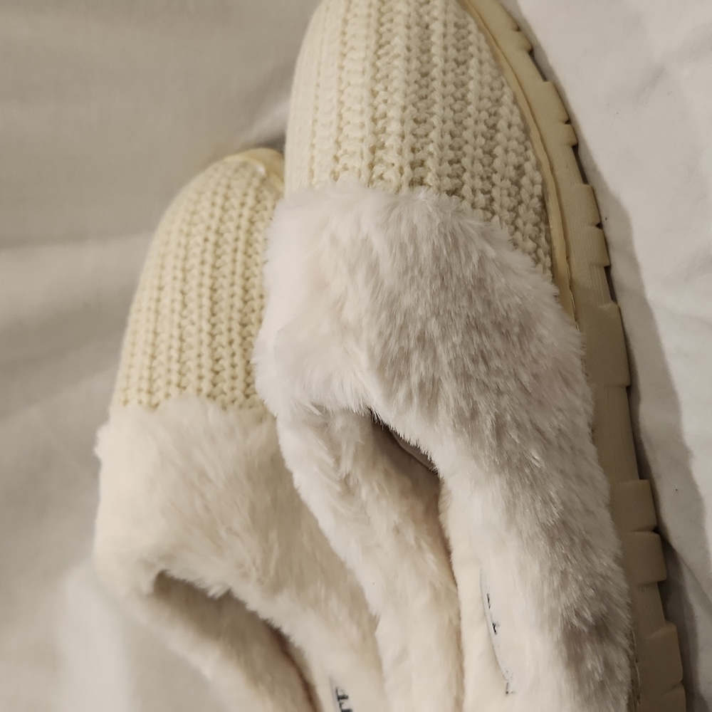 Justfab Ivory slippers size 8
